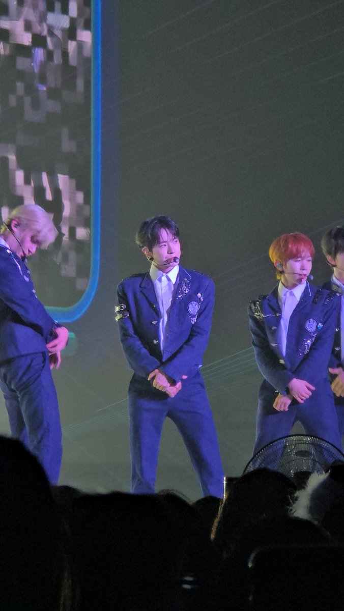 gita |#BOTHSIDES★★ tweet media