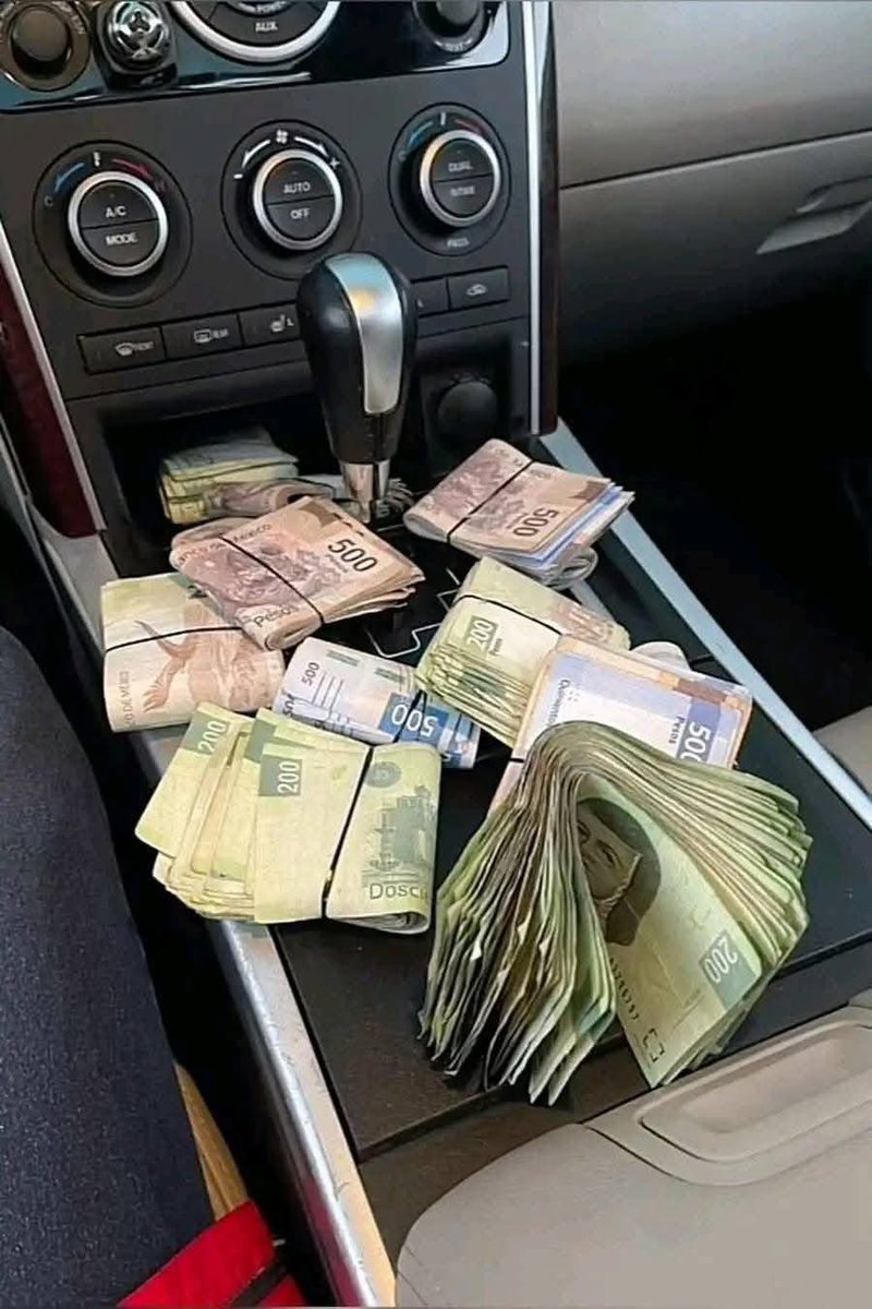 Aleyda14232598's tweet image. Dinero llama dinero 🫰🏻💰💸💵💲💶🤑🤑🤑🤑🤑🤑🤑#leydeatraccion  #dinero  #abundancia