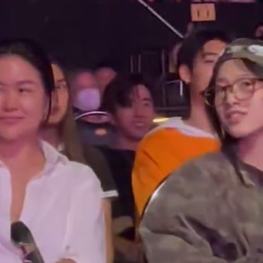 alex | 🎭 tweet media