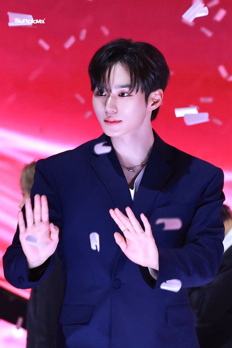 𝐬𝐮𝐧𝐜𝐥𝐨𝐯𝐚 tweet media