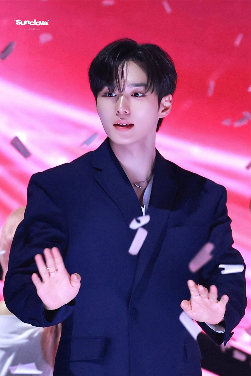 𝐬𝐮𝐧𝐜𝐥𝐨𝐯𝐚 tweet media