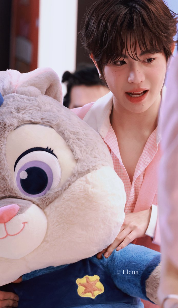 Tell me_Elena tweet media