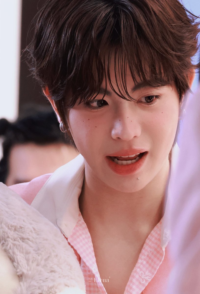 Tell me_Elena tweet media