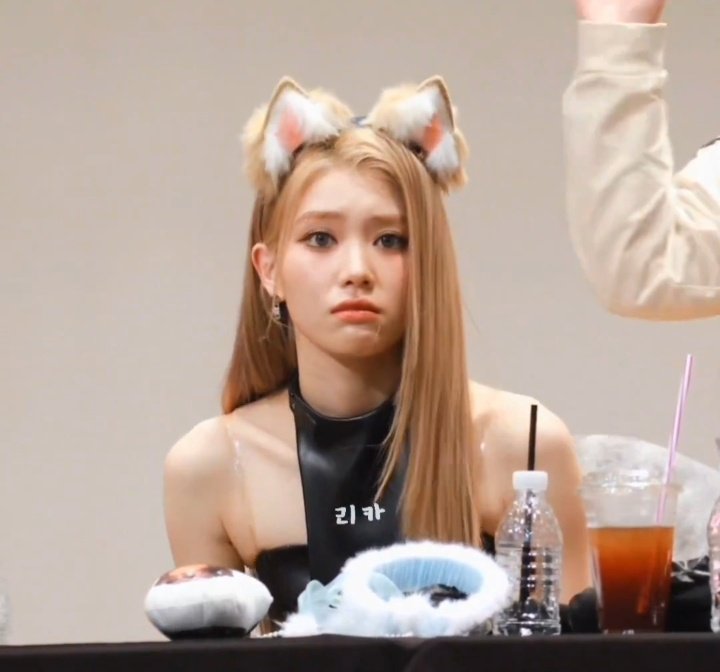 low quality xiaoting tweet media