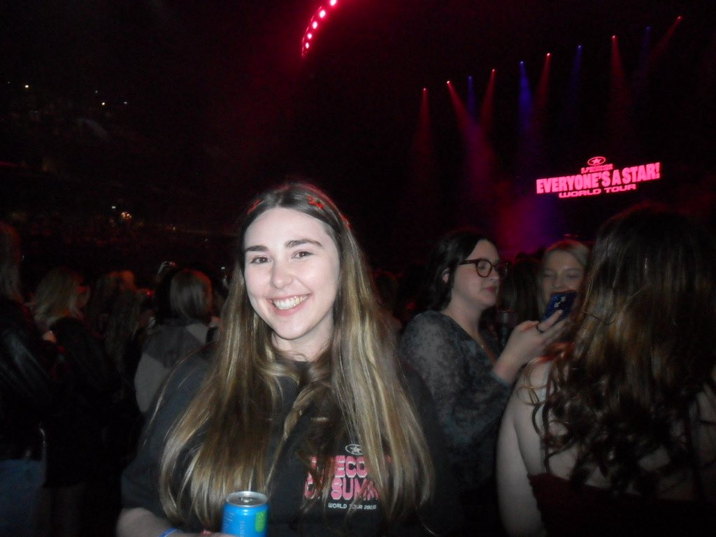 caitlinlara03's tweet photo. Everyone’s a Star Manchester⭐️✨ https://t.co/JHVSnvTVr0