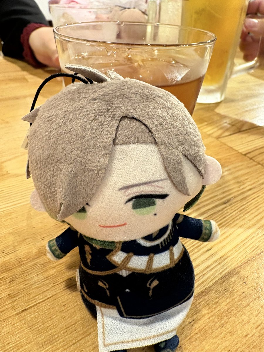 ryakkiii's tweet photo. 本日🌈併せに参加させてもらってきました✨
しっかりコスしたの久々だし、たくさん学びと刺激を貰いました！
楽しかったー！またやりたい！！
とりあえず、頑張って編んだウィッグの記念撮影してので、柔軟剤に漬けます。

教訓:自分よ。いい加減ホクロ書き忘れるのやめーやー😭 https://t.co/xjo1DD3C62