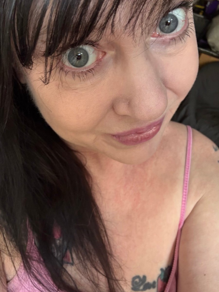 Nanny Ellie tweet media