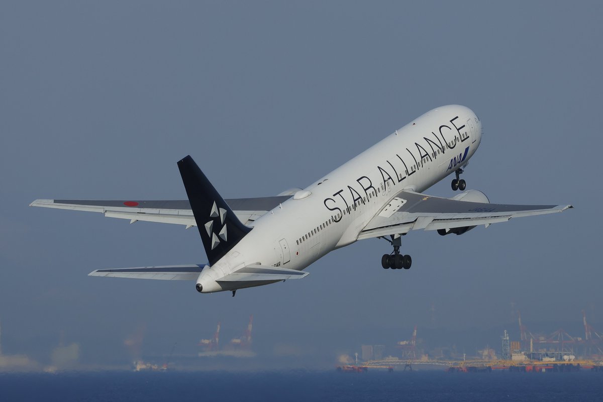 KC11071384's tweet image. #STARALLIANCE #FlyANA #B767