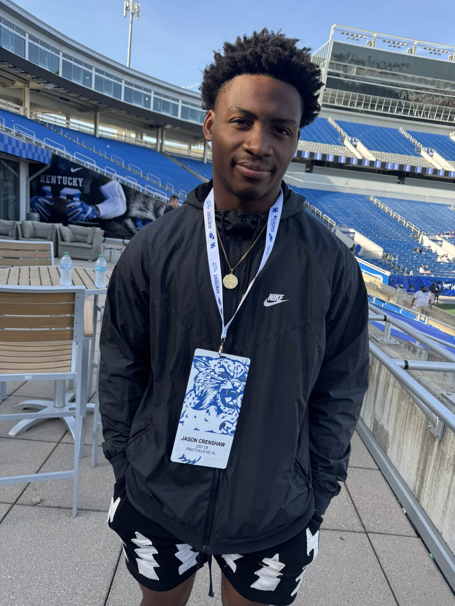 g0shaw's tweet photo. Great experience @UKFootball seeing the pads popping, energy on the field, and how the team competes stood out to me. Appreciate the staff for the opportunity. Back June 19 for my official visit⏳
@CoachWillStein 
@CoachBateman 
@RealdealTY
@bobbycarr11
@Madhousefit
@TDJohnston42 https://t.co/ffs376PjNh