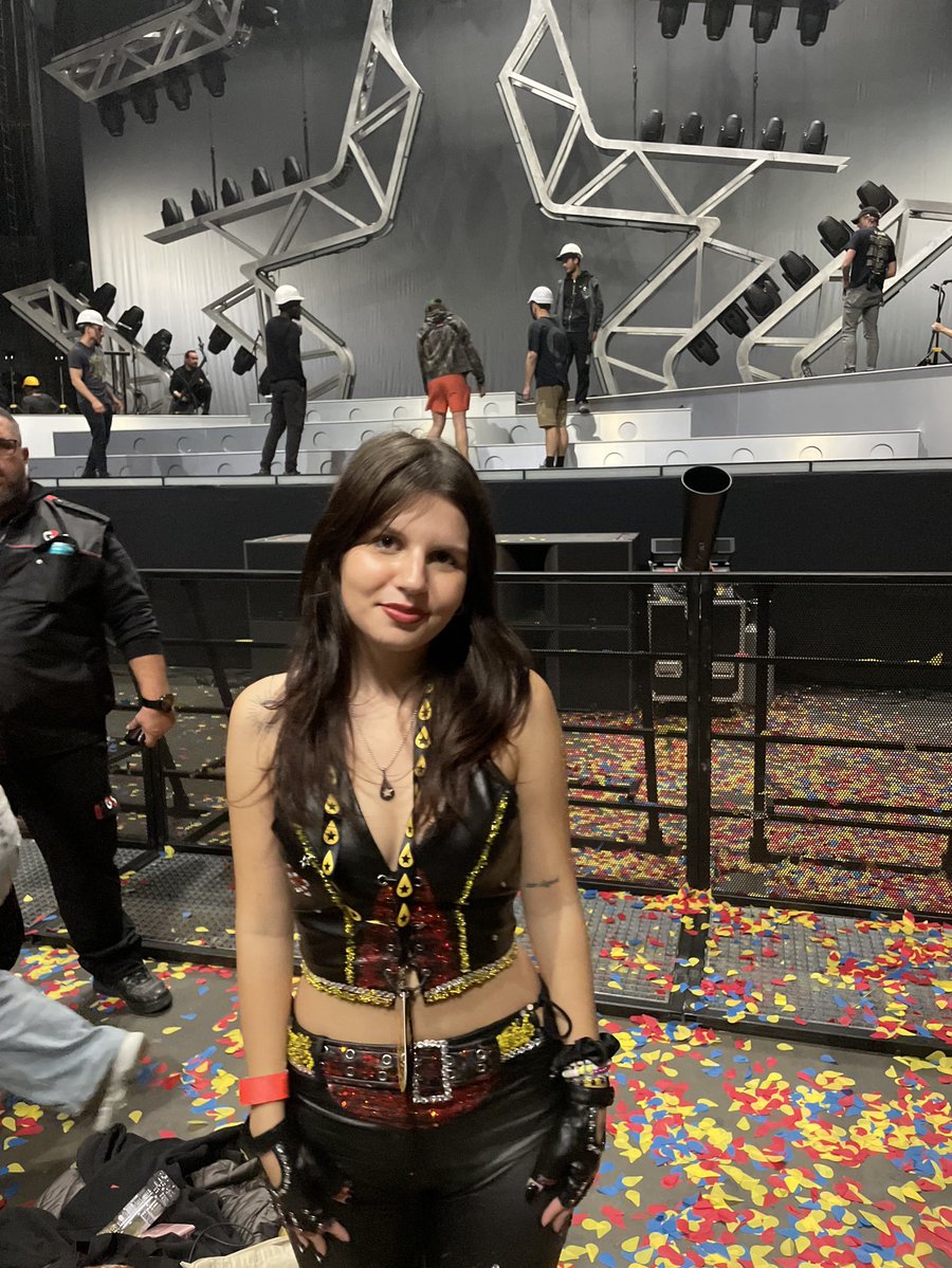 sara ⚓︎ tweet media