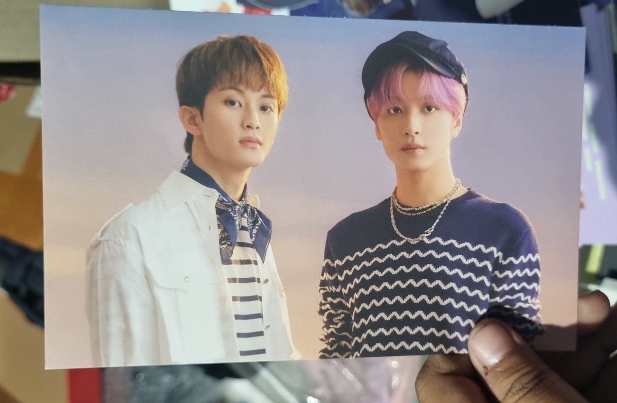 rainnieshop tweet media