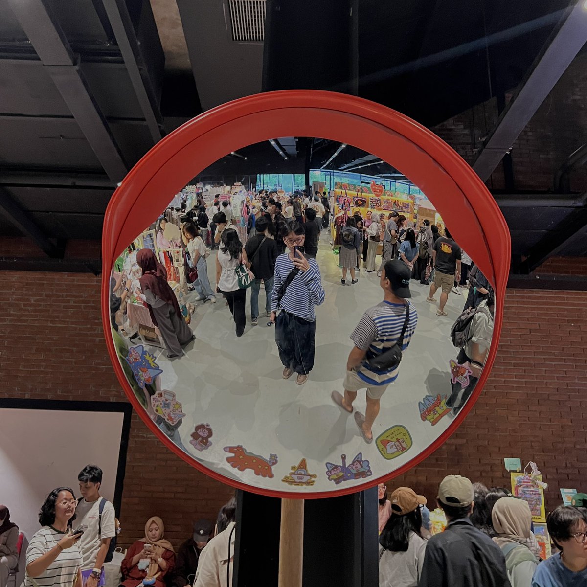 otherpiecehere's tweet photo. surrounded by ppls who love art recharge bet. pada imut2 semua 😮‍💨 https://t.co/FbOZfi7qW2