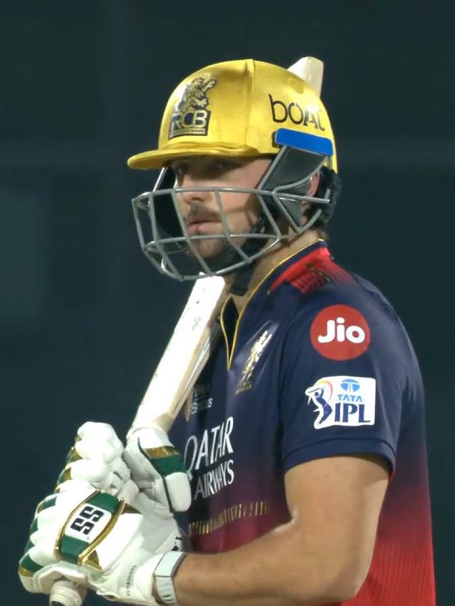 BluntIndianGal's tweet image. Tim David wasn't depressed, Bro was just missing CSK 😭🔥