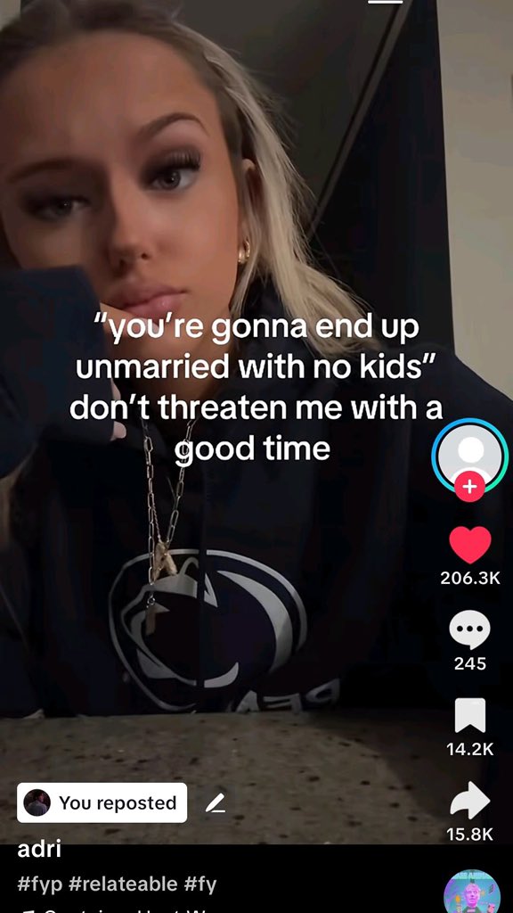 𝝑𝝔 tweet media