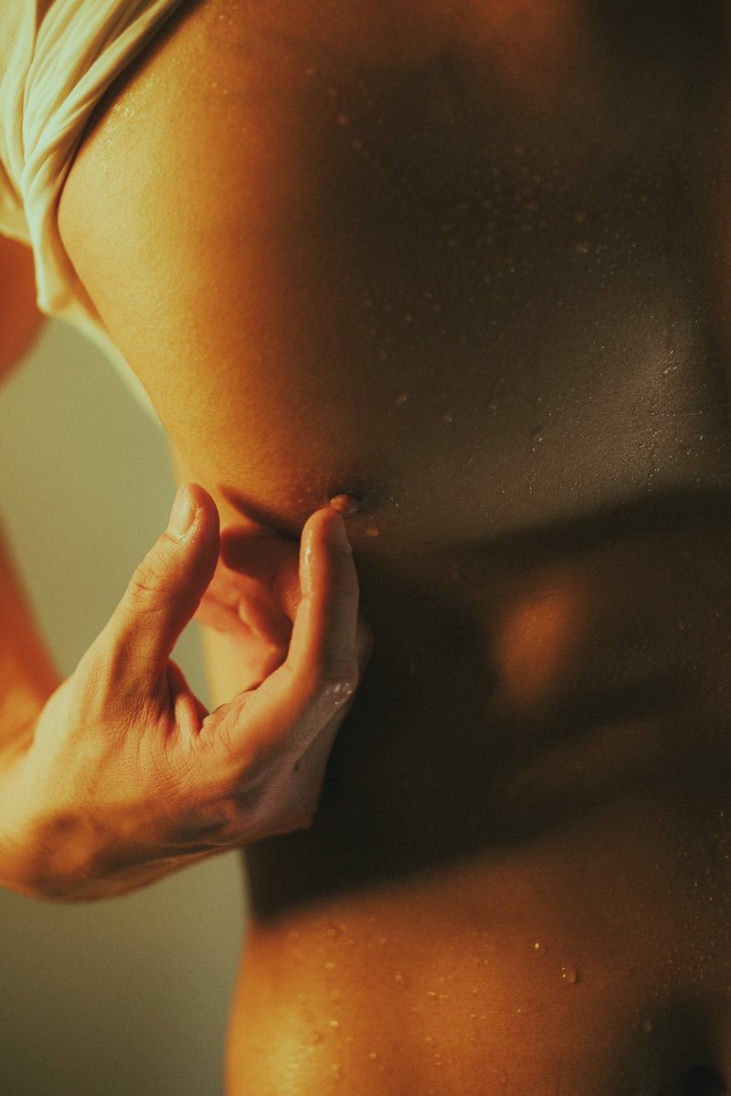 EMPTY HANDS tweet media