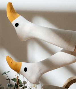 FegrdMuse's tweet photo. Question 1: Is a duck for easter or just spring 🤔

Question 2: How does a dash of yellow with a black dot, on a white background, look like a duck?

#ColorMuse #ArtEscape #Easter #Ducks https://t.co/gIhYPT7Pwi