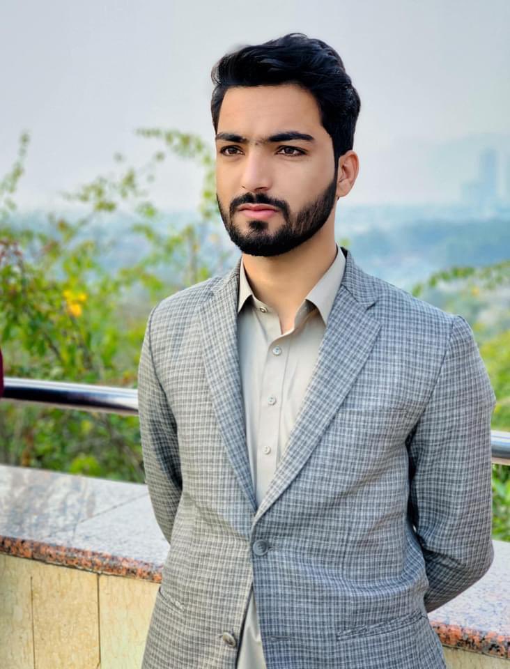 ZahBaluch's tweet photo. بلوچ قوم پر ریاستی مظالم دن بہ دن تیزی سے بڑھ رہے ہیں۔ نوجوانوں اور طالبعلموں کی جبری گمشدگی میں اضافہ ہورہا ہے یہ ریاست بلوچ نسل کشی میں اپنی پوری طاقت استعمال کررہا ہے۔ دانیال جیسے باشعور طالبعلموں کی جبری گمشدگی بس بلوچ ہونے کے جرم میں کیا گیا
#ReleaseDanialNasir https://t.co/1pbpPtVZ1I