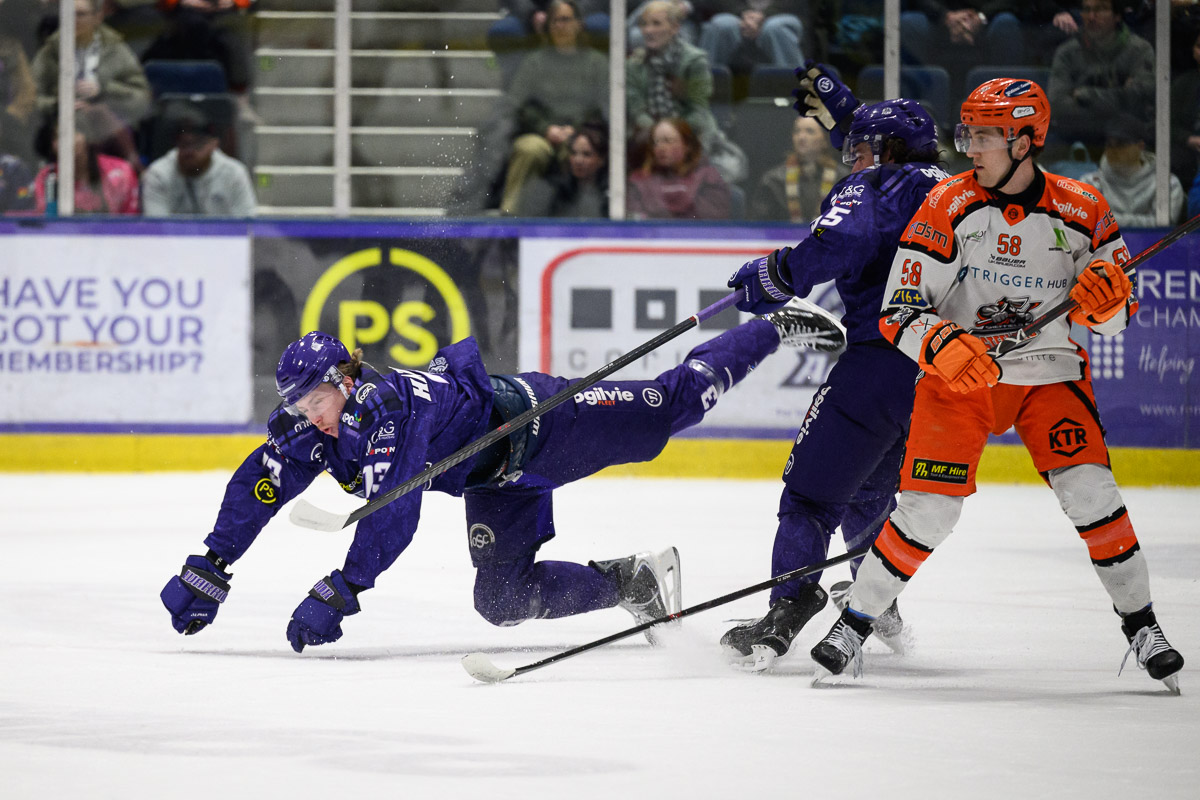 ClanIHC's tweet photo. 📸 |action images from the 1st period 🆚 @steelershockey with thanks to @AlGooldPhoto.
#PhotoGuy | #GLAvSHE https://t.co/NeyO8apIxy