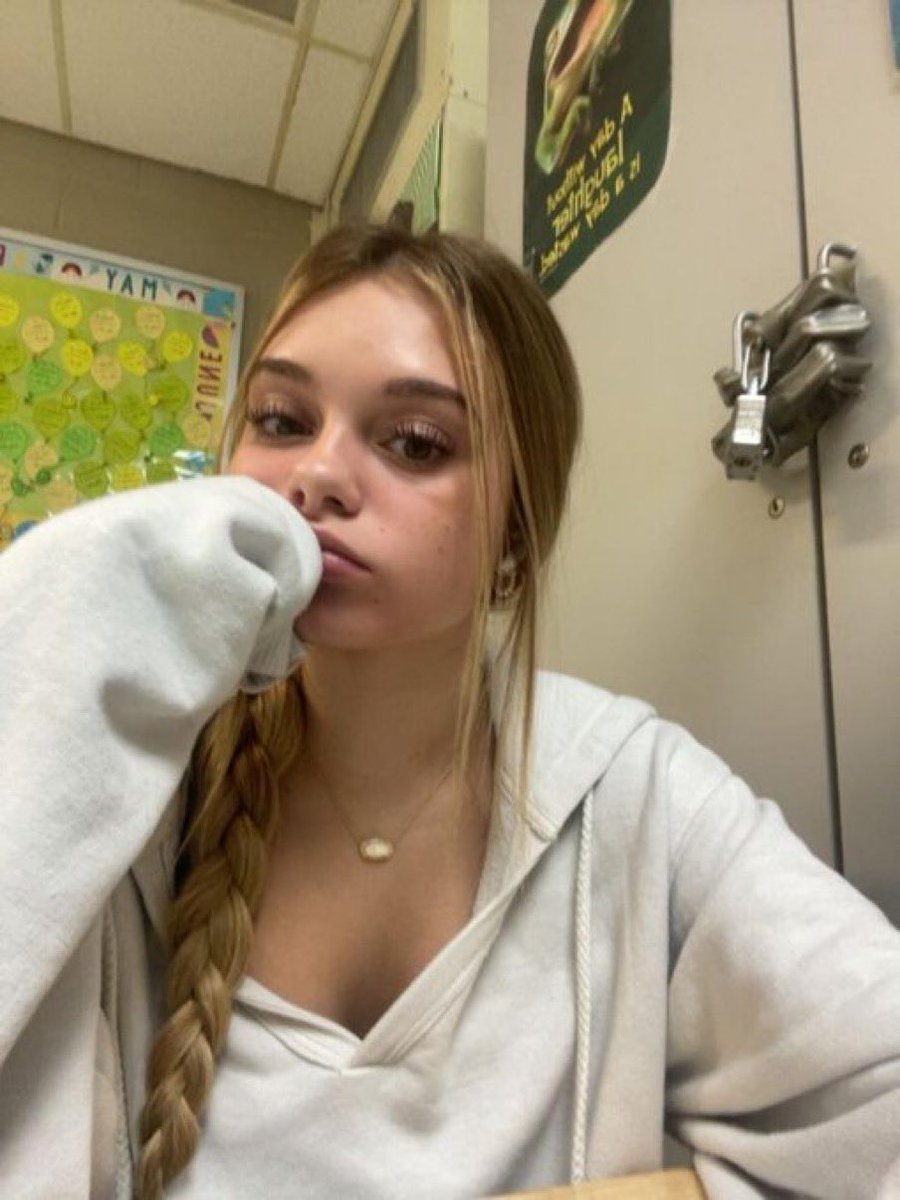 emily 🪷 tweet media