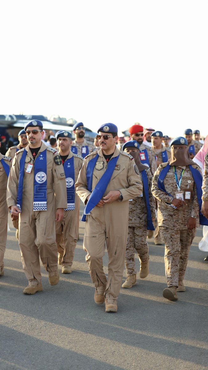 Army_SA1's tweet photo. قائد قاعدة الملك فيصل الجوية بالقطاع الشمالي اللواء الطيار الركن إبراهيم بن فالح ال سلطان الغييثات https://t.co/6UPpES2GAA