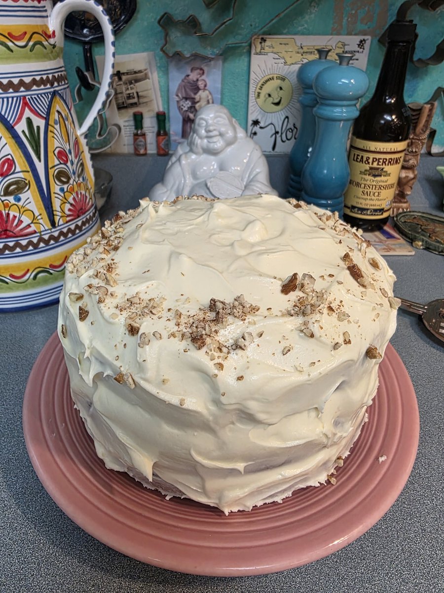 tree hugging sister 🎃 tweet media