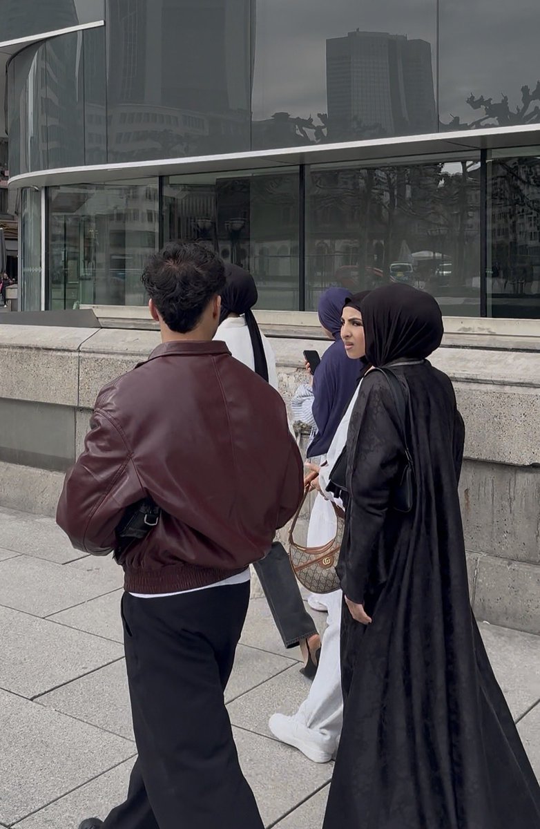 ELIZABETH LANE tweet media