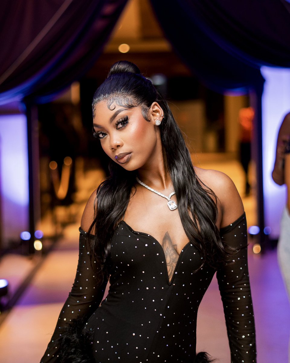 BlueAiva💎🍭 tweet media