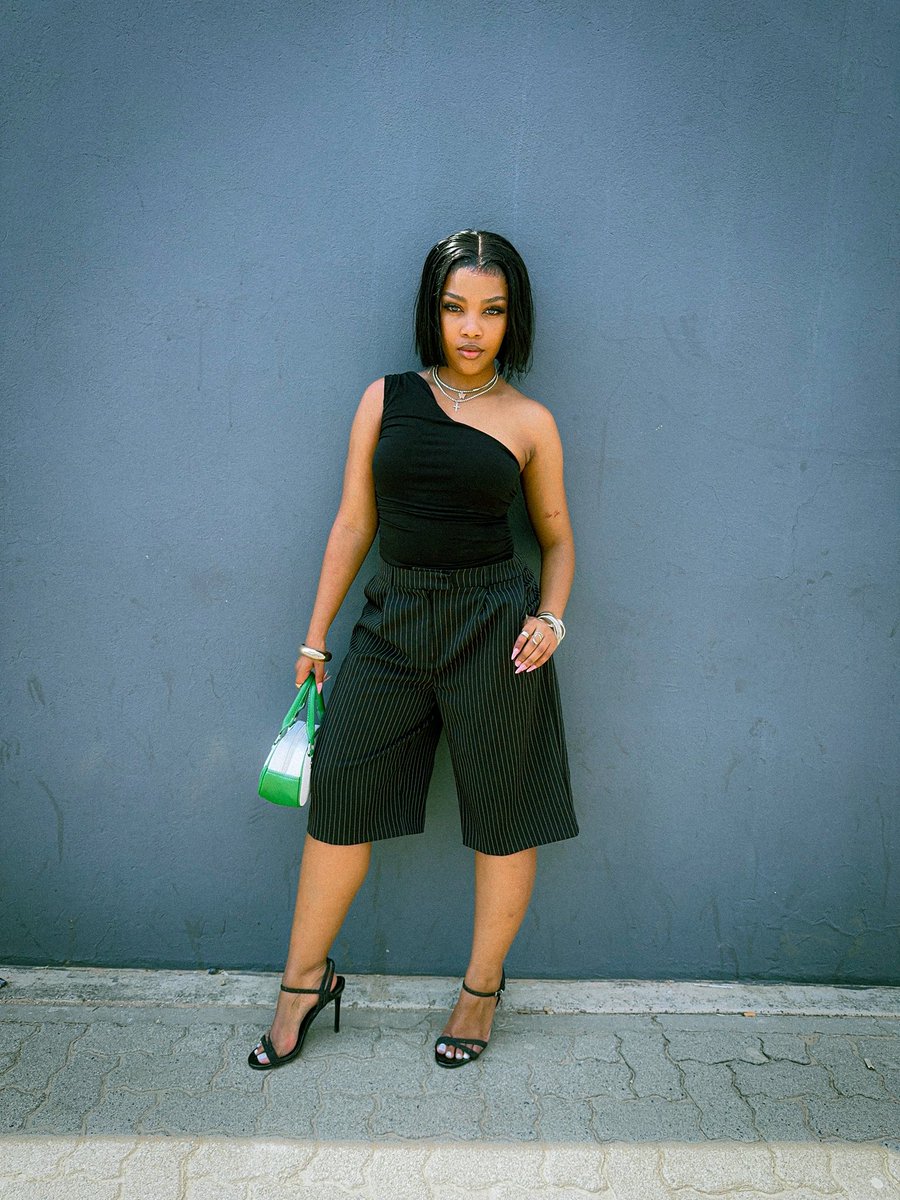 LIEMA PANTSI #BELLSnWHISTLES 🔔 tweet media