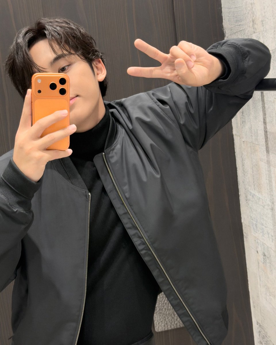 ⠀ 
⠀ ⠀「 📷 」   — @ kmvnjh posted !
       ; 260405
       ; proof of life.
⠀