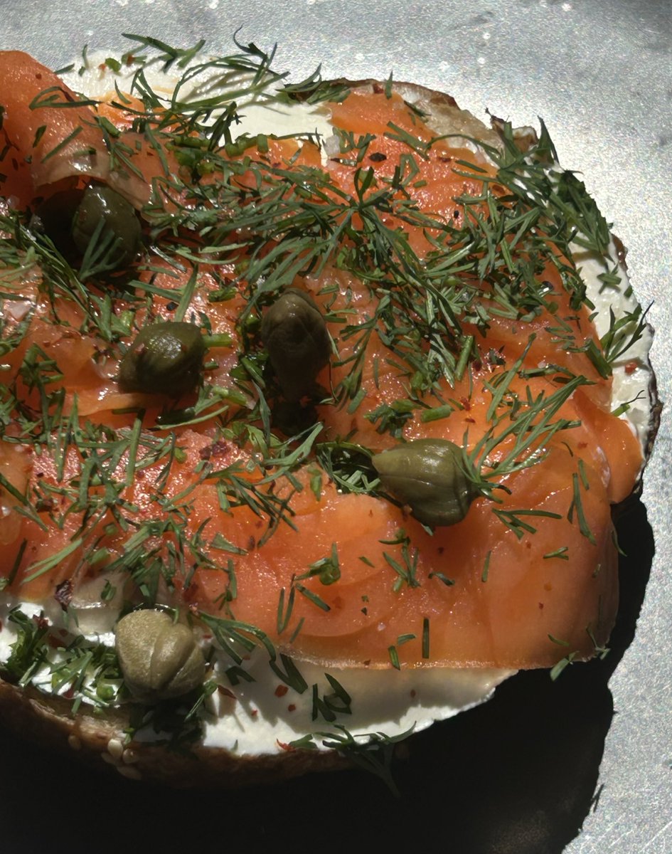 kelleyfarlow's tweet photo. Dream bagel!!!  Thanks to the best lox I’ve ever tasted! I love @seatopiaseafood :) — use code KELLEY for $20 off your order!  Clean, microplastic free, responsibly raised and farmed, mercury safe, lab tested.  

https://t.co/bUvPTG6VLK https://t.co/PxBBuHdzA3