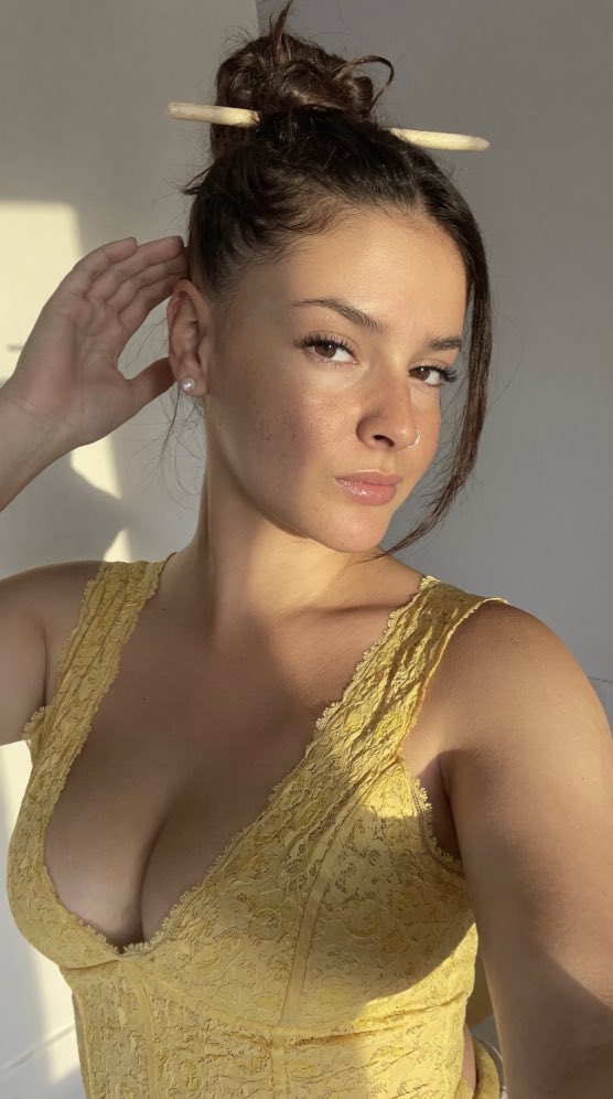 Iris 🎀 tweet media