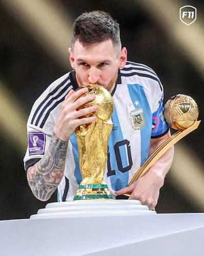 𝟡𝟚’🇰🇲🎱 tweet media