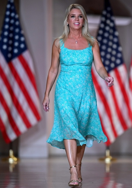 Maga Nadine tweet media