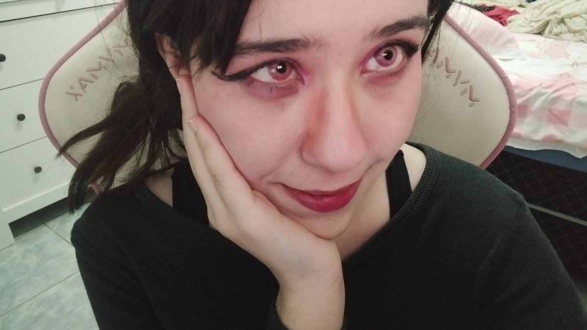 beatrice 🩷 tweet media