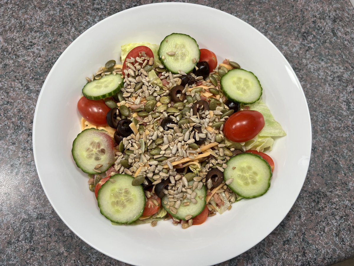 NickCoolkitchen's tweet photo. Eat my salad before I do!!! Mukbang video coming soon. #Salad #HealthyEating #Vegetables #Lunch #Foodie #Food #FoodCritic https://t.co/7sA1R1fQIF