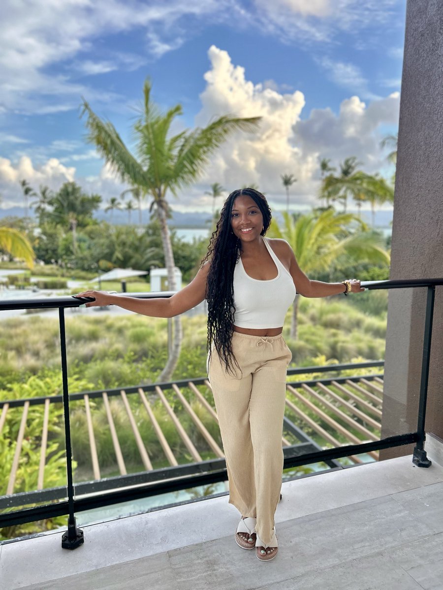 Will be leaving the Dominican Republic a fiancé 🥹🫶🏾