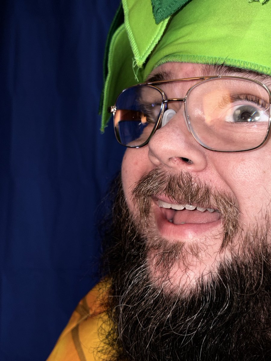 Unconventional Pineapple (Chet Lives) tweet media