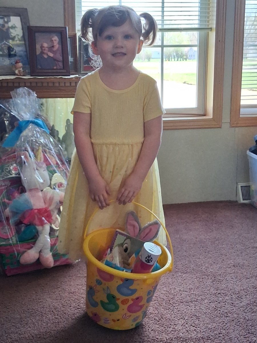 Deborah Brady tweet media