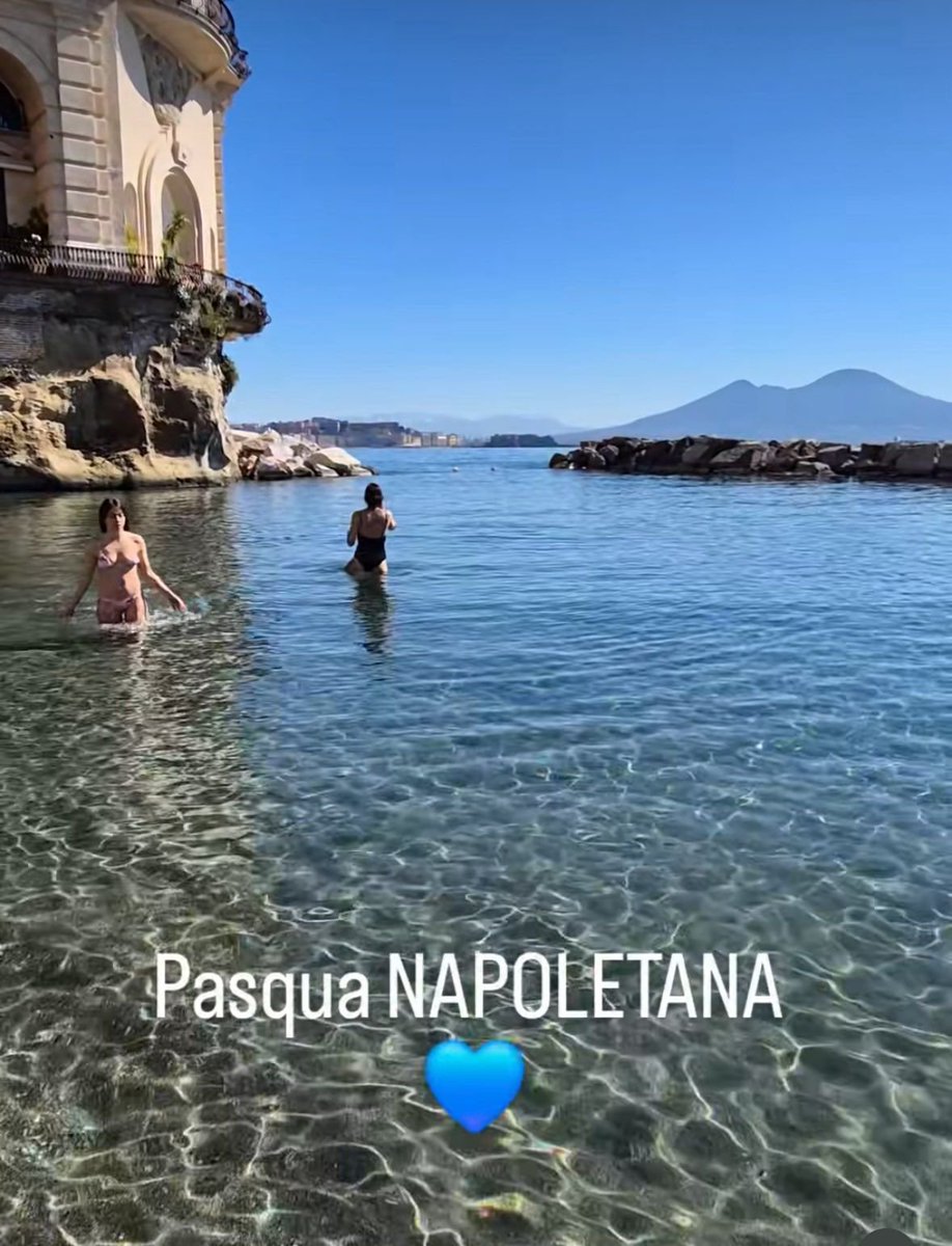 Anna R. 💙 tweet media