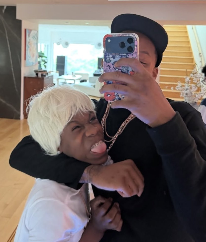 StreamsEra tweet media