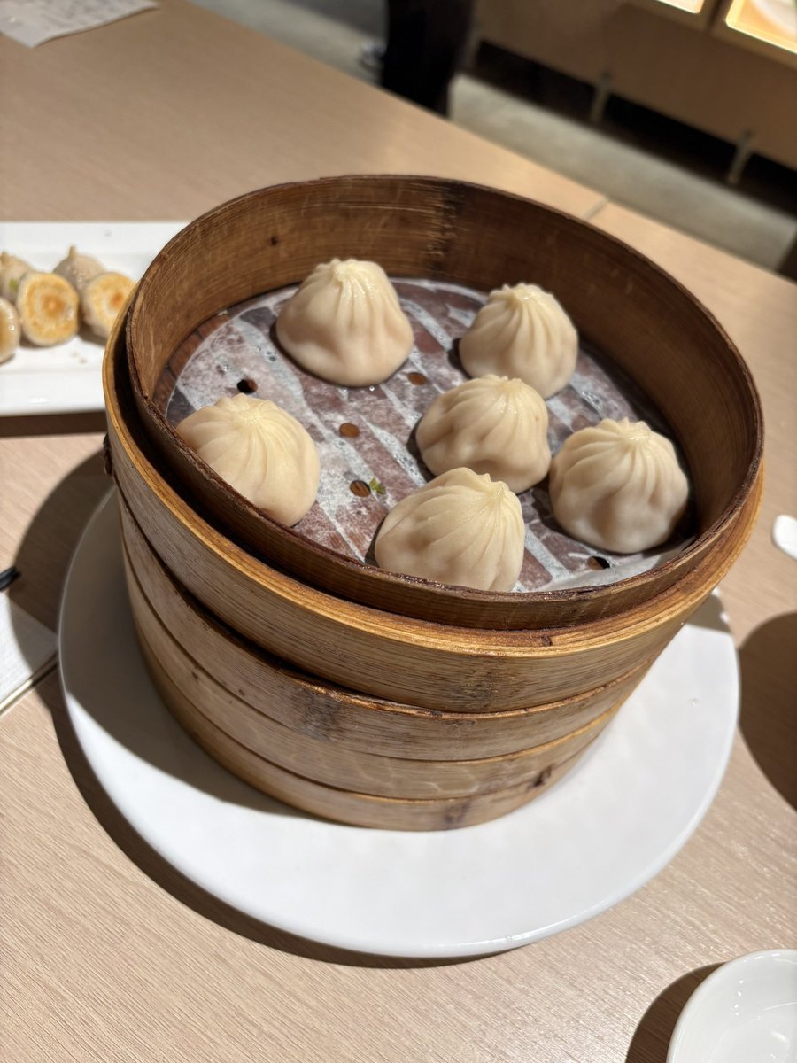 AshSmart's tweet image. Finally checked out the Bao House! 

We went to check out their chocolate dessert dumplings! They were so good! The hype is real! 

Always feel so happy leaving after having dumplings - so filling! 

#BaoHouse #Toronto #Downtown #Foodie #TreatYoSelf