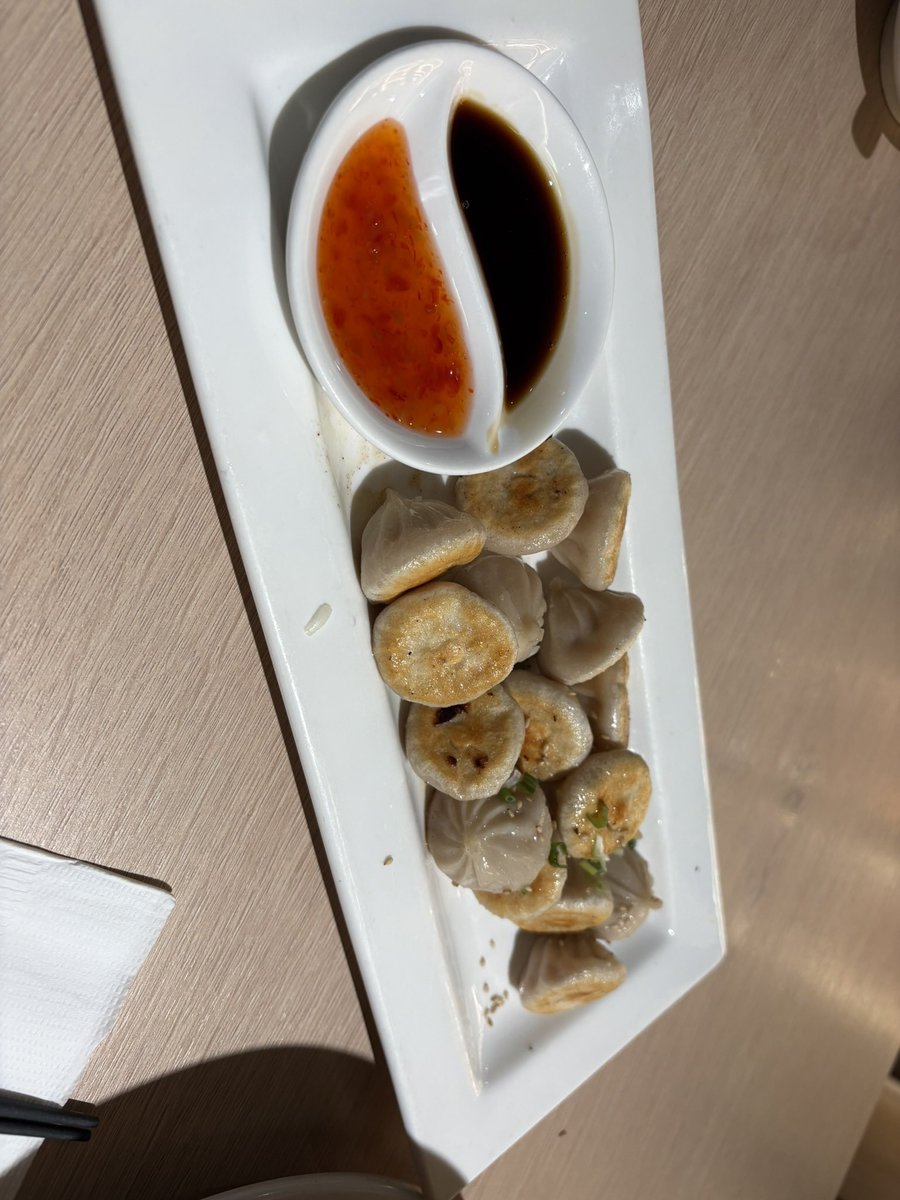 AshSmart's tweet image. Finally checked out the Bao House! 

We went to check out their chocolate dessert dumplings! They were so good! The hype is real! 

Always feel so happy leaving after having dumplings - so filling! 

#BaoHouse #Toronto #Downtown #Foodie #TreatYoSelf