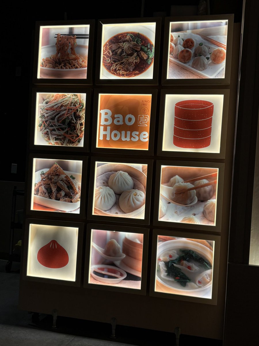AshSmart's tweet image. Finally checked out the Bao House! 

We went to check out their chocolate dessert dumplings! They were so good! The hype is real! 

Always feel so happy leaving after having dumplings - so filling! 

#BaoHouse #Toronto #Downtown #Foodie #TreatYoSelf