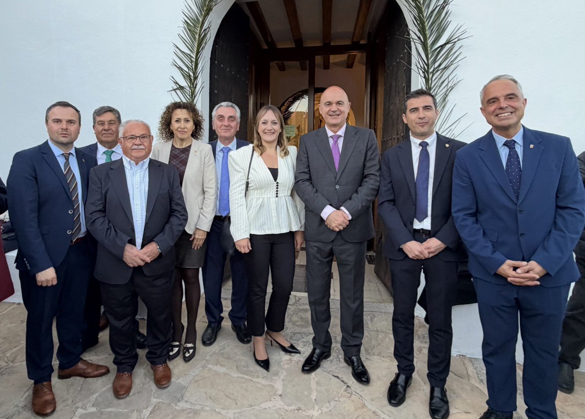 Neus Mateu Roselló tweet media