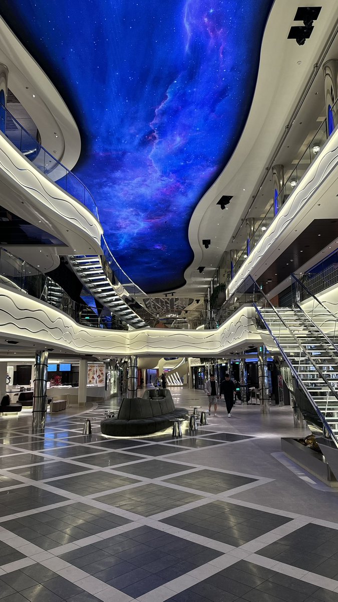 AZIZ 💳 tweet media