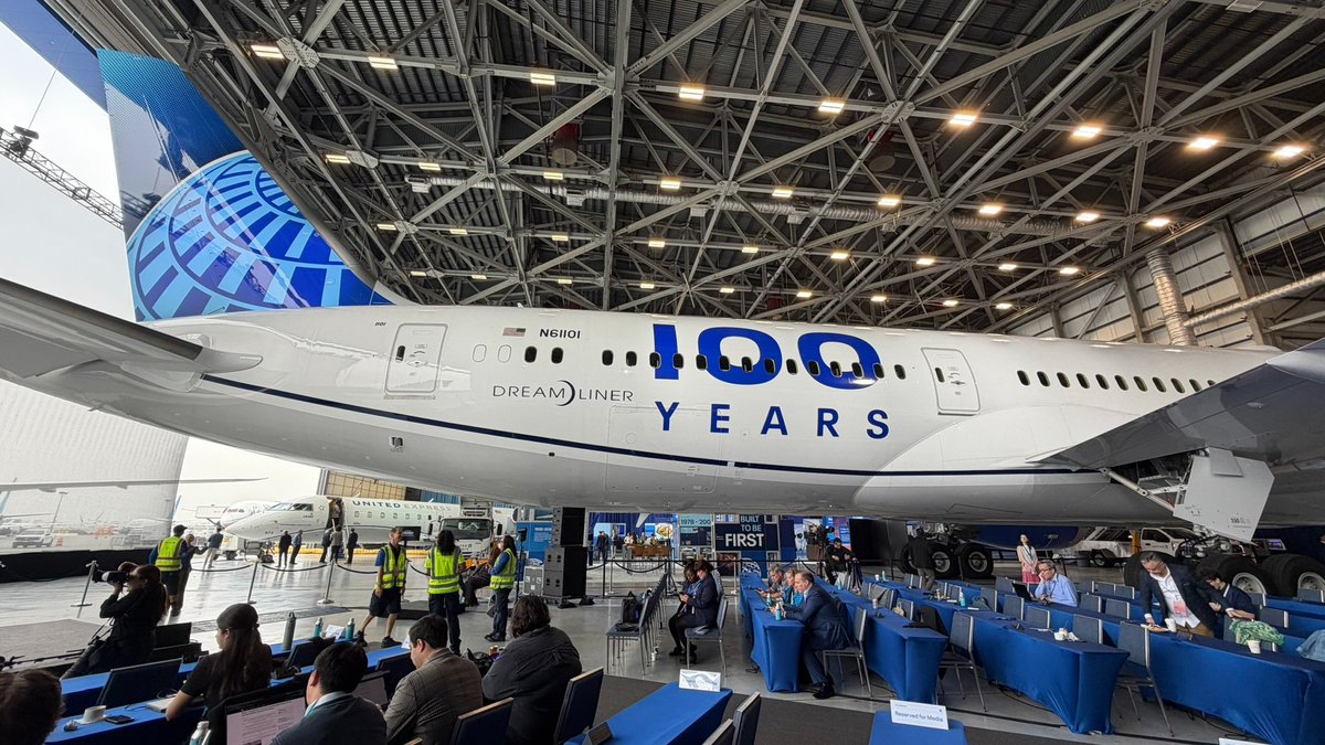 RunwayGirl's tweet image. After impressive Elevated 787-9 reveal, United Airlines surprises with basic fare tiers for premium customers

runwaygirlnetwork.com/2026/04/after-…

#PaxEx #AvGeek