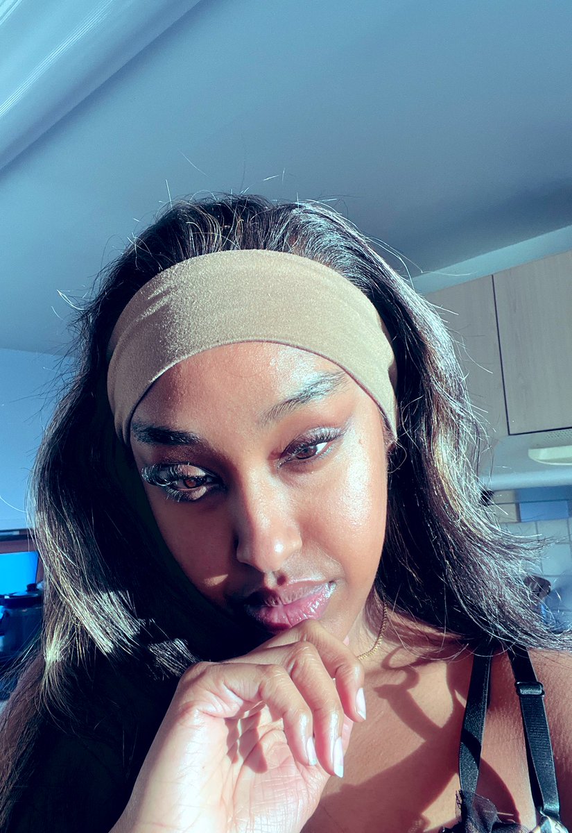 umm hi 🦩