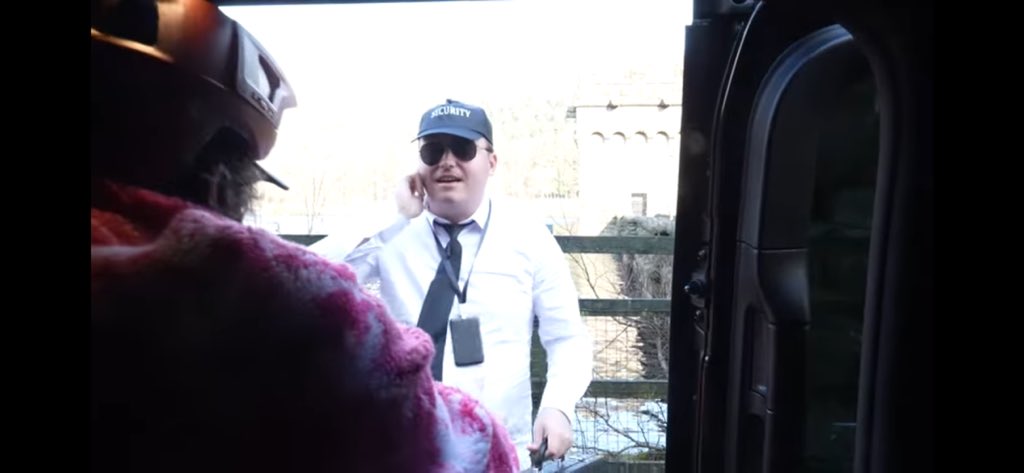 Why have I just seen Chall in the new Sidemen Sunday 😂