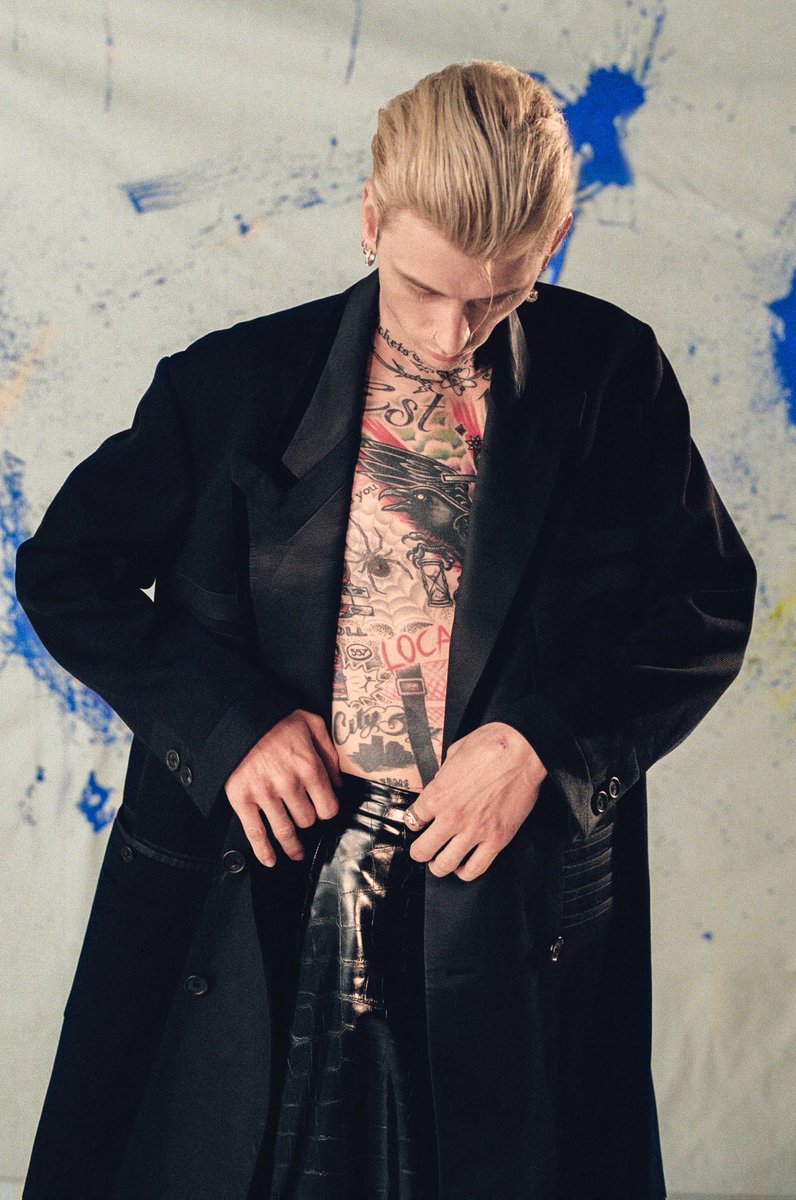 rushinmyveins's tweet image. these two photoshoots in particular live rent fucking free they are too good 😮‍💨🤤
#22daysofmgk
