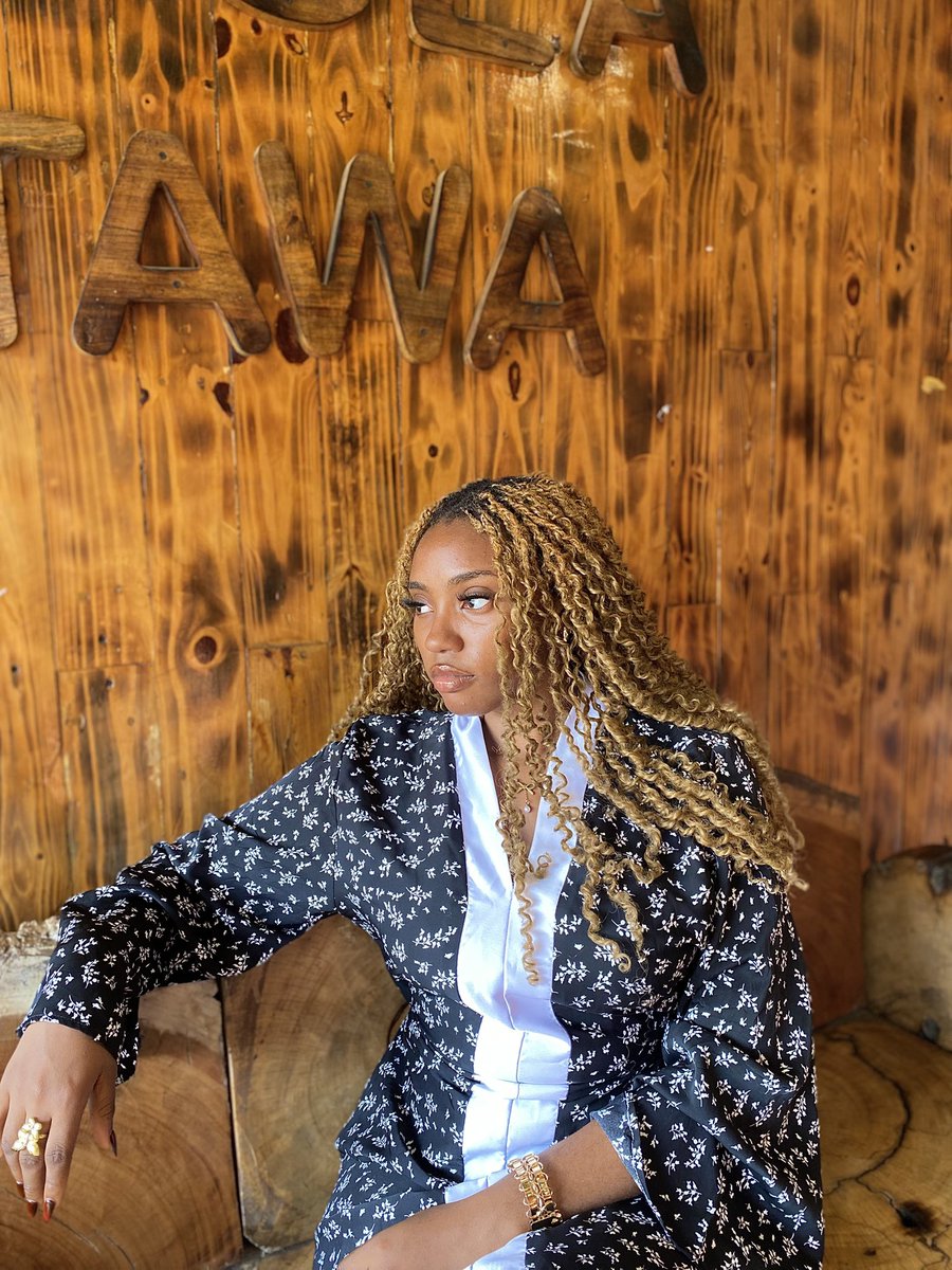 Victoria Chiamaka .NK tweet media